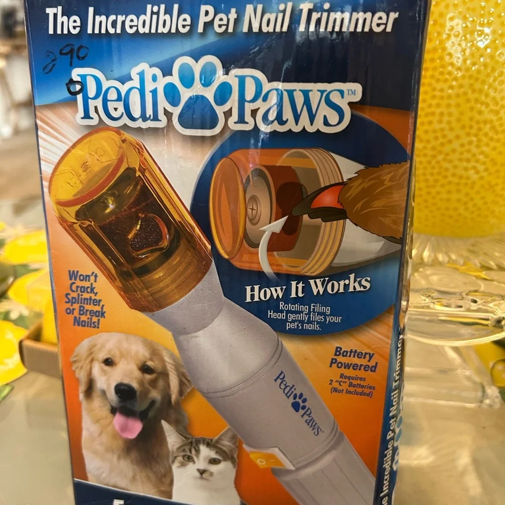 Petal & Pup Pedi Paws Pet Nail Trimmer - White, Blue, Orange pre owned